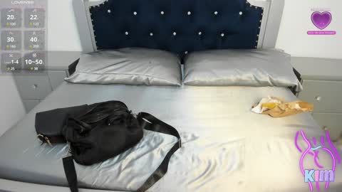 Snapshot of pervert_pantyhose chatting on 12.02.24 Kimberly online show from 12.02.24