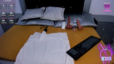 Snapshot of pervert_pantyhose chatting on 01.11.25 Kimberly online show from 01.11.25