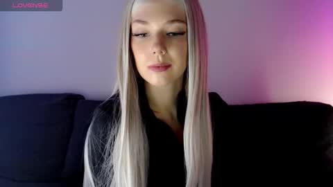 Isabella online show from 12.17.25