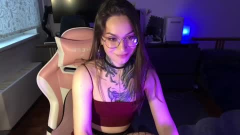 Snapshot of petal_dust_ chatting on 04.14.26 petal_dust_ online show from 04.14.26