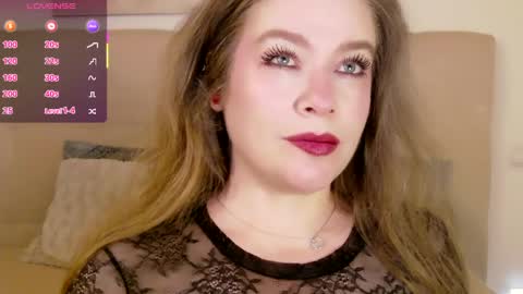 Snapshot of petersemily chatting on 05.30.26 Peters Emily online show from 05.30.26