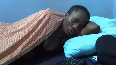 petite_bella21 online show from 04.13.26