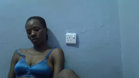 petite_bella21 online show from 04.14.26