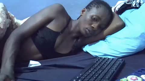 petite_bella21 online show from 04.15.26