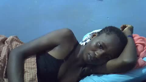 petite_bella21 online show from 04.16.26