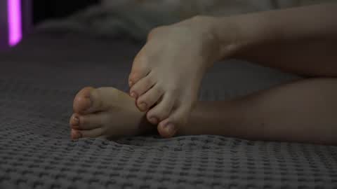 petite_cathrine online show from 04.06.26