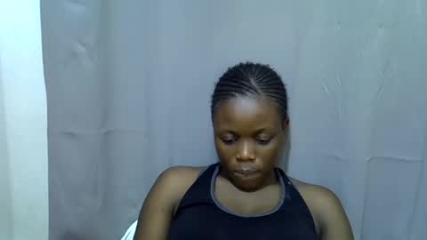 Snapshot of petite_melan chatting on 09.08.25 petite_melan online show from 09.08.25