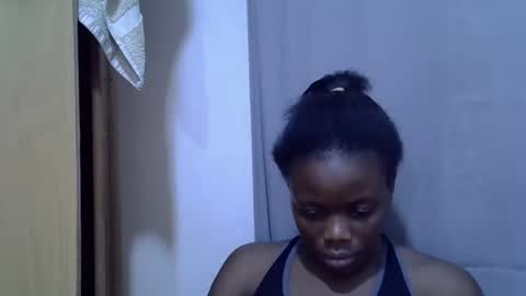 Snapshot of petite_melan chatting on 09.21.25 petite_melan online show from 09.21.25