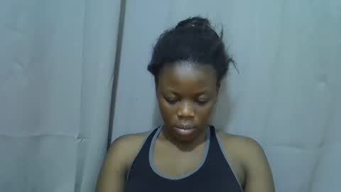 Snapshot of petite_melan chatting on 09.22.25 petite_melan online show from 09.22.25