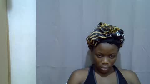 Snapshot of petite_melan chatting on 09.30.25 petite_melan online show from 09.30.25
