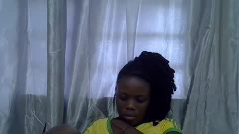 petite_melan online show from 10.30.25