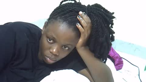 petite_melan online show from 11.19.25