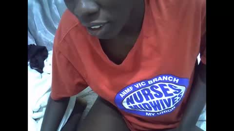 petite_melan online show from 01.08.26