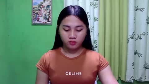 Snapshot of petite_trish chatting on 12.04.24 trish online show from 12.04.24