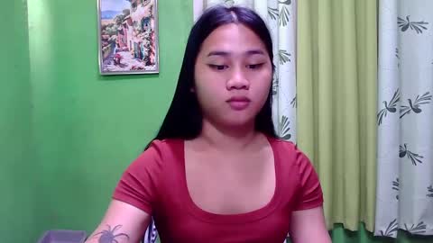Snapshot of petite_trish chatting on 12.04.24 trish online show from 12.04.24