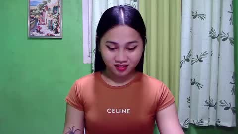 Snapshot of petite_trish chatting on 12.09.24 trish online show from 12.09.24