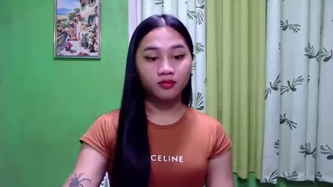 Snapshot of petite_trish chatting on 12.09.24 trish online show from 12.09.24
