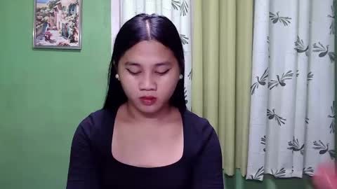 Snapshot of petite_trish chatting on 01.19.25 trish online show from 01.19.25