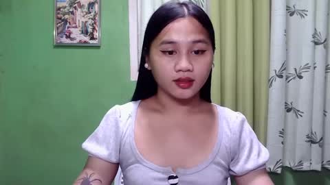 Snapshot of petite_trish chatting on 01.20.25 trish online show from 01.20.25
