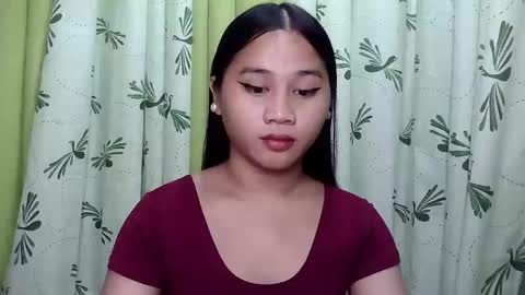 Snapshot of petite_trish chatting on 01.23.25 trish online show from 01.23.25