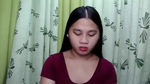 Snapshot of petite_trish chatting on 01.24.25 trish online show from 01.24.25