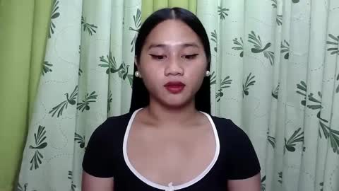 Snapshot of petite_trish chatting on 01.24.25 trish online show from 01.24.25
