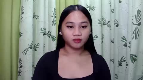 Snapshot of petite_trish chatting on 01.24.25 trish online show from 01.24.25