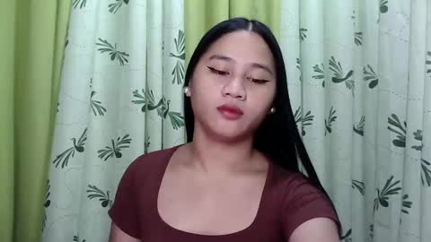 Snapshot of petite_trish chatting on 01.25.25 trish online show from 01.25.25