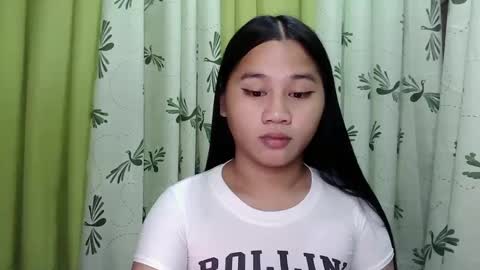 Snapshot of petite_trish chatting on 01.26.25 trish online show from 01.26.25