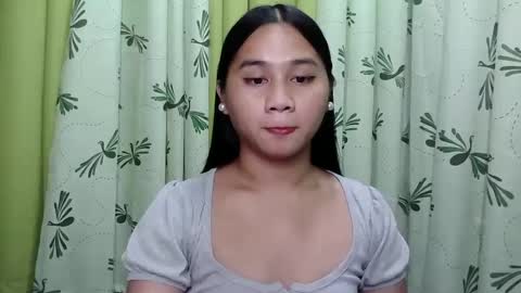 Snapshot of petite_trish chatting on 01.27.25 trish online show from 01.27.25
