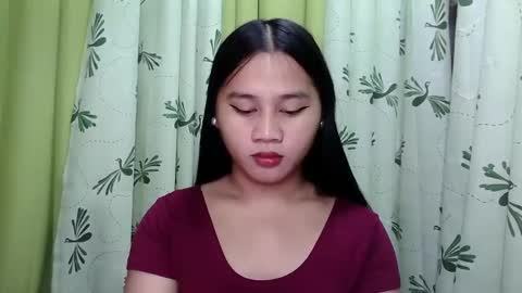 Snapshot of petite_trish chatting on 01.28.25 trish online show from 01.28.25