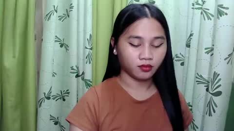 Snapshot of petite_trish chatting on 01.31.25 trish online show from 01.31.25