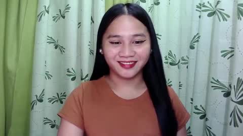 Snapshot of petite_trish chatting on 01.31.25 trish online show from 01.31.25