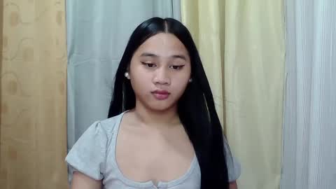 Snapshot of petite_trish chatting on 02.10.25 trish online show from 02.10.25
