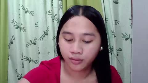 Snapshot of petite_trish chatting on 02.14.25 trish online show from 02.14.25