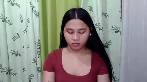 Snapshot of petite_trish chatting on 02.16.25 trish online show from 02.16.25