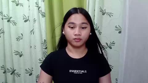 Snapshot of petite_trish chatting on 02.16.25 trish online show from 02.16.25