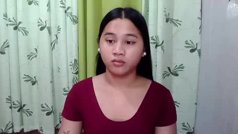 Snapshot of petite_trish chatting on 02.19.25 trish online show from 02.19.25