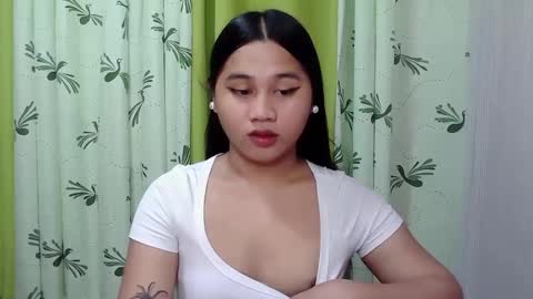 Snapshot of petite_trish chatting on 02.20.25 trish online show from 02.20.25