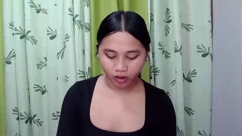Snapshot of petite_trish chatting on 02.21.25 trish online show from 02.21.25