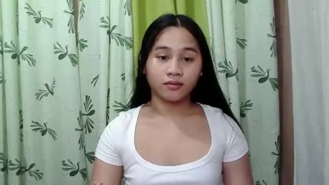Snapshot of petite_trish chatting on 02.24.25 trish online show from 02.24.25