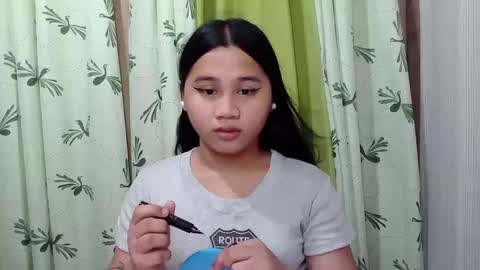 Snapshot of petite_trish chatting on 02.25.25 trish online show from 02.25.25