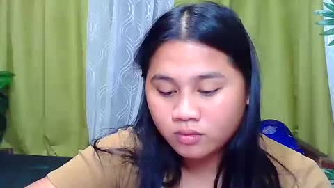 Snapshot of petite_trish chatting on 09.23.25 trish online show from 09.23.25