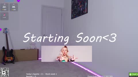 Snapshot of petitebrat chatting on 12.31.24 PiperAvery online show from 12.31.24