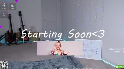 Snapshot of petitebrat chatting on 02.22.25 PiperAvery online show from 02.22.25