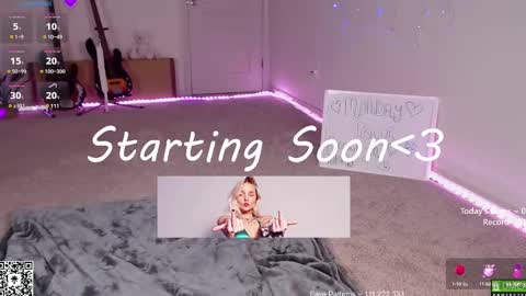 Snapshot of petitebrat chatting on 02.25.25 PiperAvery online show from 02.25.25