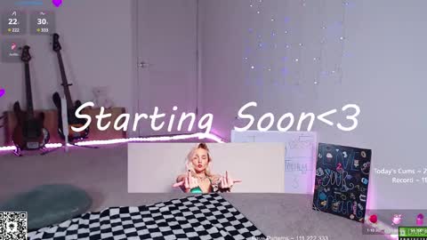 Snapshot of petitebrat chatting on 02.26.25 PiperAvery online show from 02.26.25