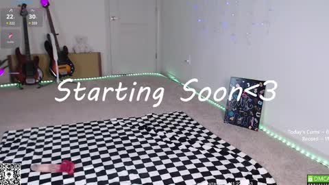 Snapshot of petitebrat chatting on 02.28.25 PiperAvery online show from 02.28.25