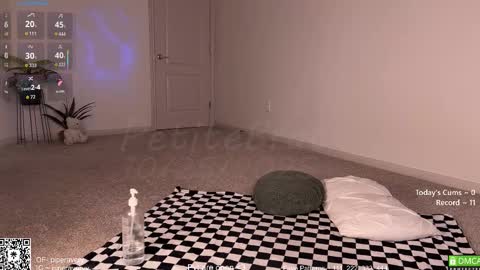 Snapshot of petitebrat chatting on 10.25.25 PiperAvery online show from 10.25.25