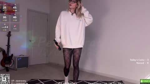 Snapshot of petitebrat chatting on 12.02.25 PiperAvery online show from 12.02.25